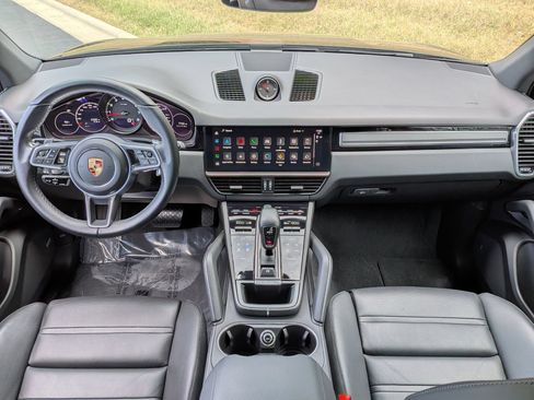 Certified 2022 Porsche Cayenne Platinum Edition AWD/4WD image 21