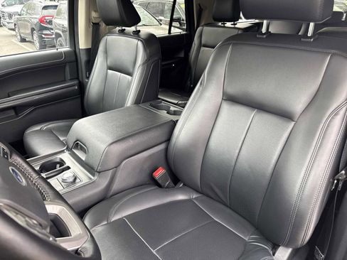 Used 2024 Ford Expedition XLT image 20