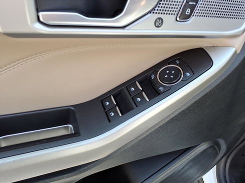 Used 2023 Ford Explorer Limited image 25