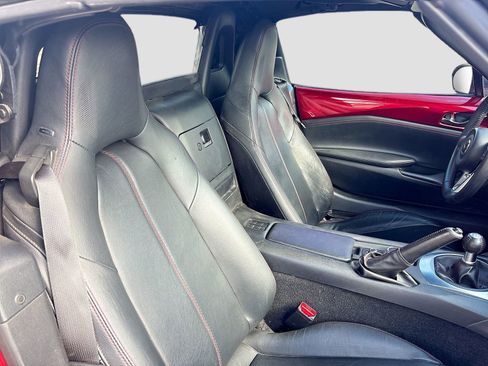 Used 2019 MAZDA MX-5 Miata RF Grand Touring w/ GT-S Package RWD image 21
