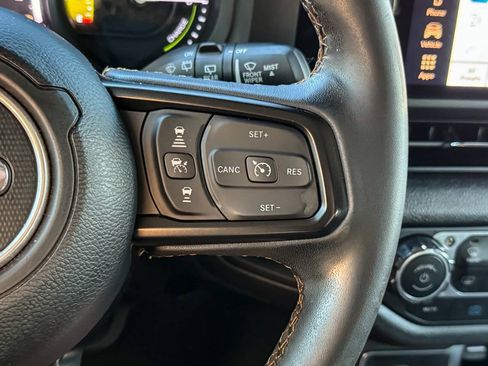 Used 2024 Jeep Wrangler Unlimited AWD/4WD image 31