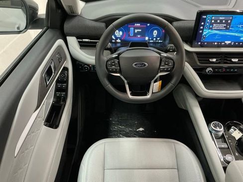 New 2026 Ford Explorer Platinum w/ LUX Leather Package AWD/4WD image 11