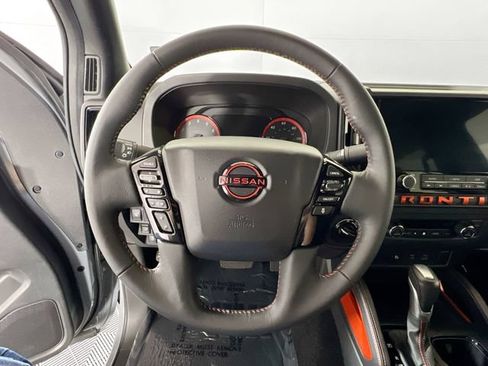 Used 2025 Nissan Frontier PRO-4X AWD/4WD image 10