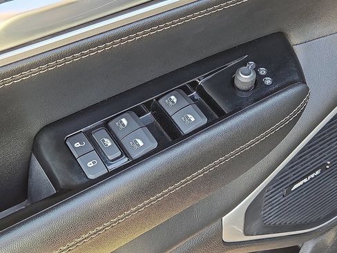 Used 2024 Jeep Wagoneer Series II w/ Flexible Seating Group RWD image 22