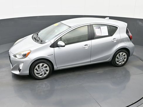 Used 2015 Toyota Prius C Four image 32