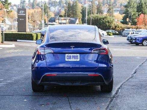 Used 2020 Tesla Model Y Long Range image 8