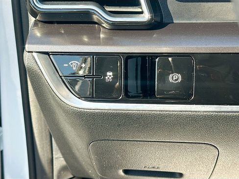Certified 2024 Kia Sportage EX FWD image 10