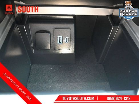 Used 2023 Ford Explorer Limited AWD/4WD image 21