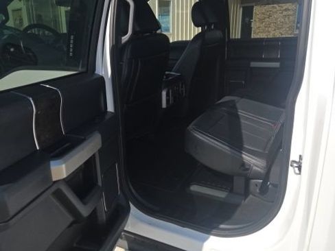 Used 2022 Ford F250 Lariat w/ Lariat Value Package AWD/4WD image 18