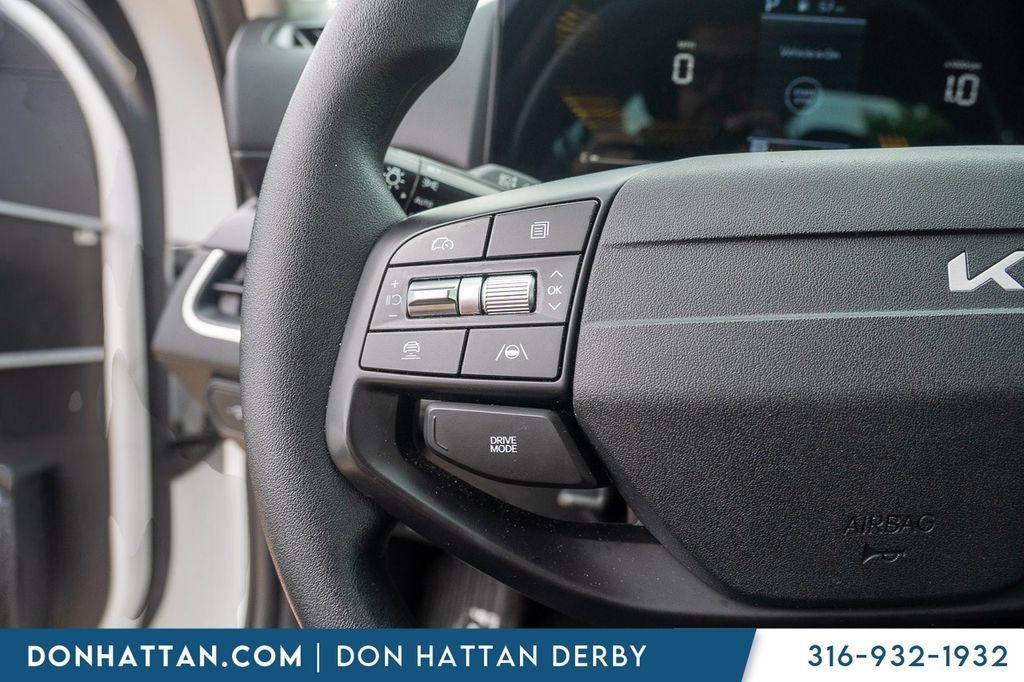 Used 2025 Kia K4 FWD image 11