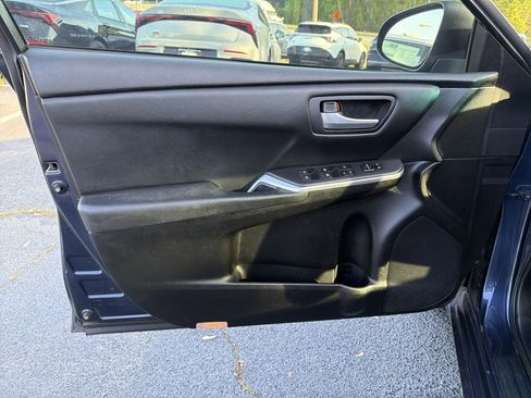 Used 2015 Toyota Camry LE FWD image 8