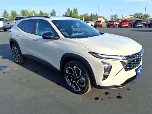 New 2026 Chevrolet Trax RS w/ Sunroof Package image 8