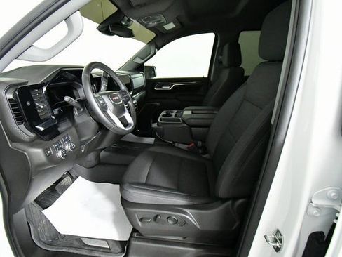 Used 2024 GMC Sierra 1500 Elevation image 5