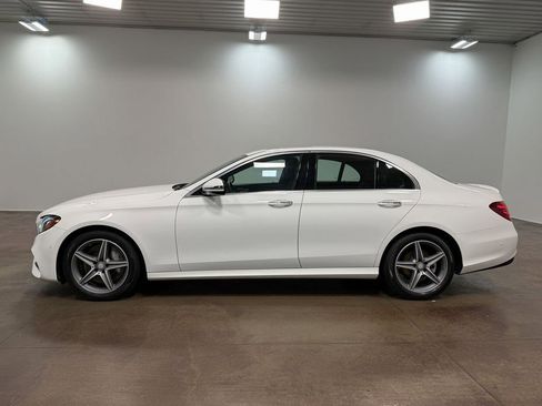 Used 2017 Mercedes-Benz E 300 4MATIC image 6