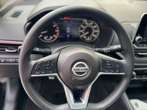 Used 2020 Nissan Altima 2.5 S FWD image 9