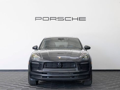 Certified 2025 Porsche Macan AWD/4WD image 10