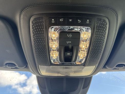 Used 2024 Mercedes-Benz Maybach GLS 600 4MATIC image 19