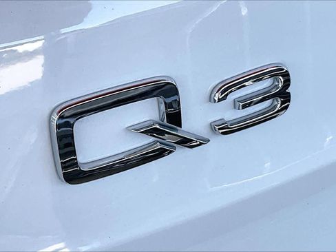 Used 2023 Audi Q3 2.0T Premium w/ Convenience Package image 31