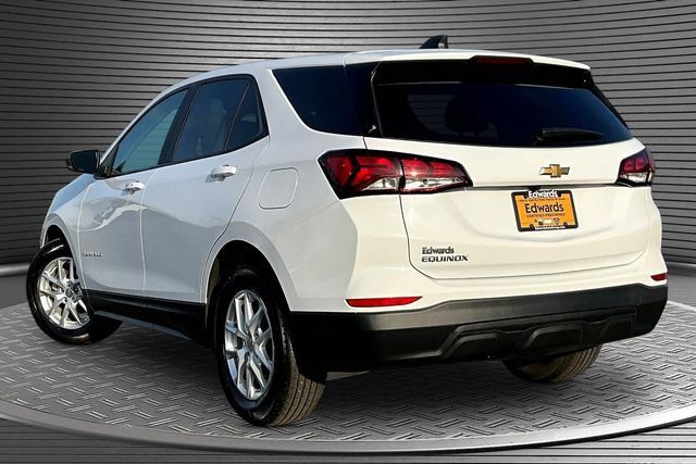 Used 2024 Chevrolet Equinox LS w/ LS Convenience Package FWD image 4