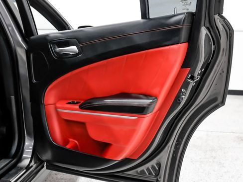 Used 2019 Dodge Charger Scat Pack w/ Dynamics Package RWD image 57
