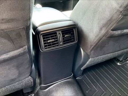 Used 2015 Nissan Rogue SV FWD image 11