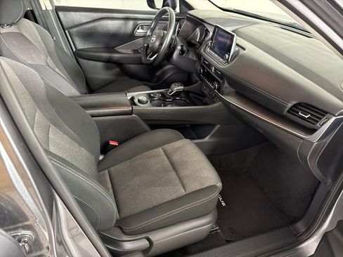 Used 2024 Nissan Rogue SV image 15