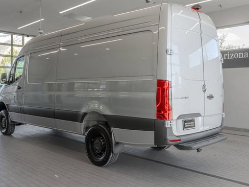 Used 2025 Mercedes-Benz Sprinter 2500 image 13
