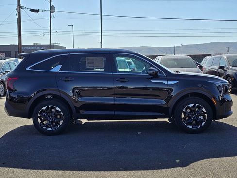 New 2026 Kia Sorento S image 6