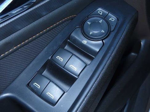 Used 2021 Chevrolet Traverse Premier image 17