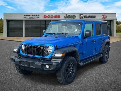 Used 2024 Jeep Wrangler Sport S image 7