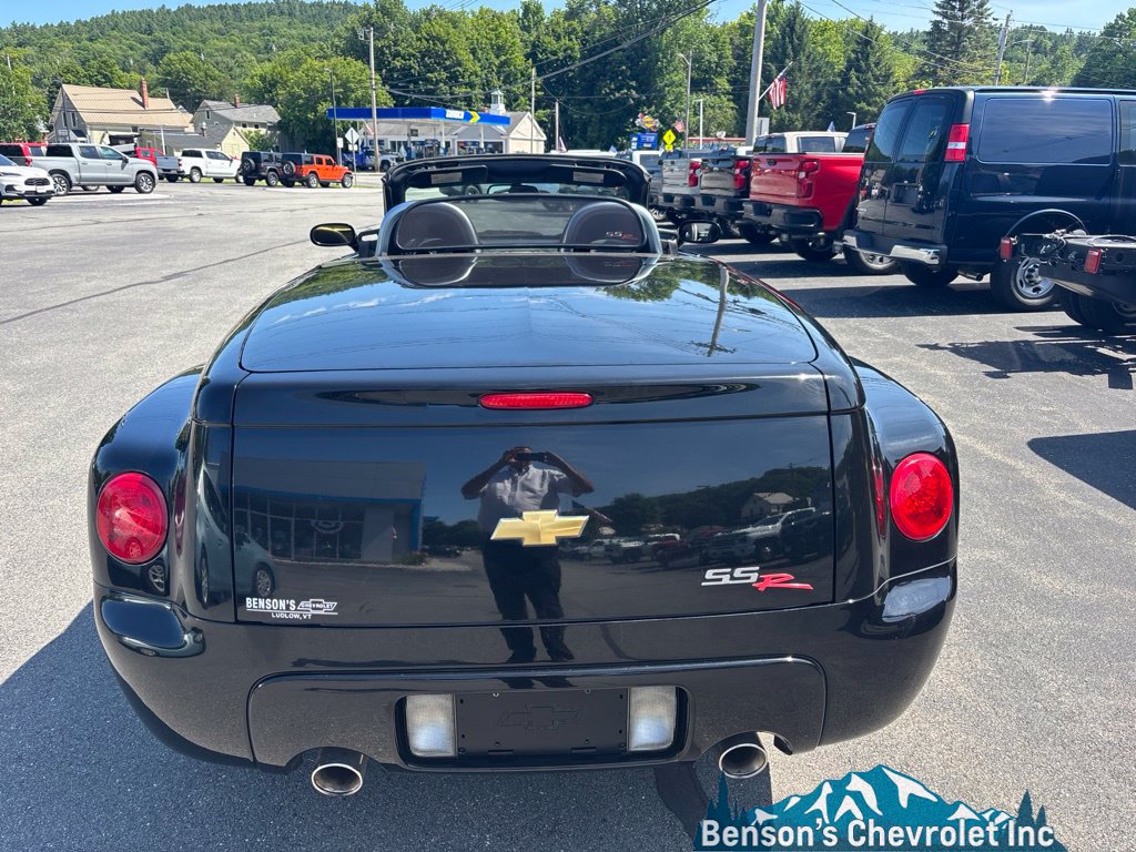Used 2004 Chevrolet SSR w/ Preferred Equipment Group RWD image 24