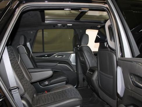 Used 2023 Cadillac Escalade V AWD/4WD image 12