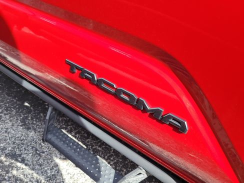 Used 2025 Toyota Tacoma TRD Sport AWD/4WD image 9