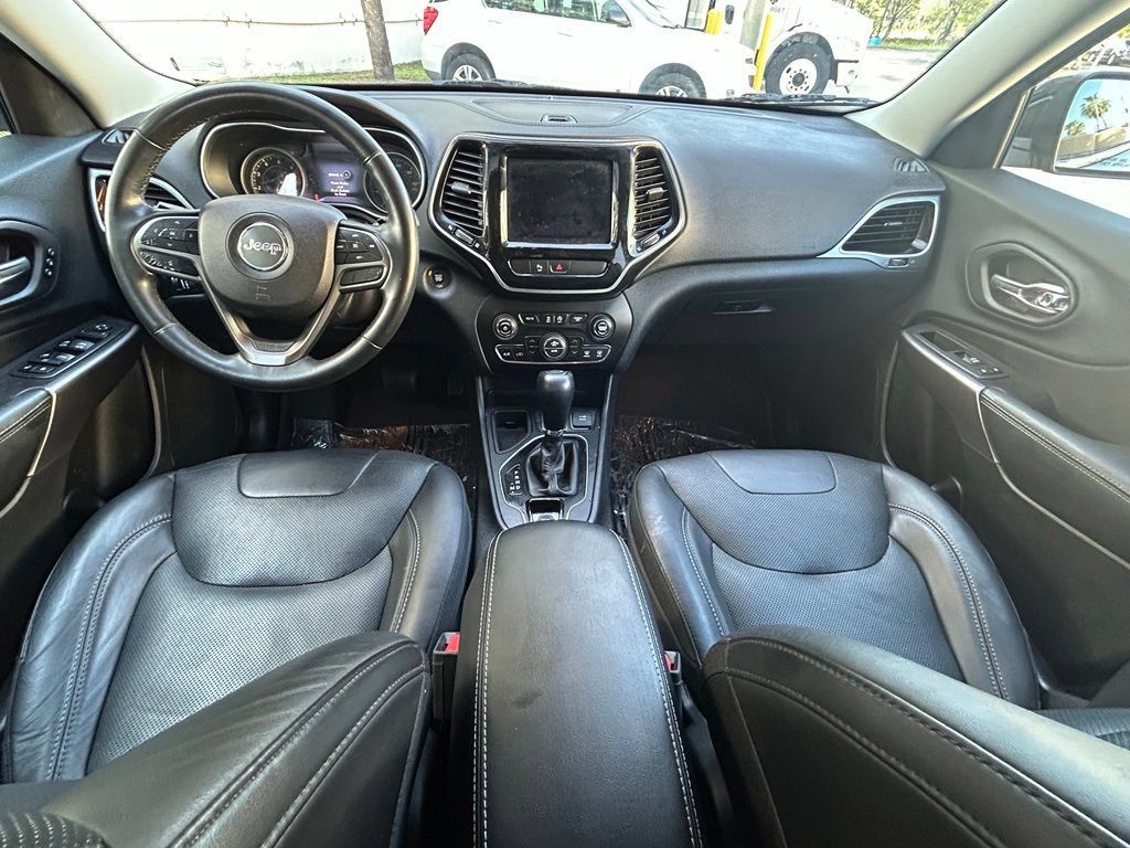 Used 2019 Jeep Cherokee Limited FWD image 11