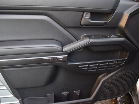 Certified 2025 Toyota 4Runner TRD Off-Road image 17