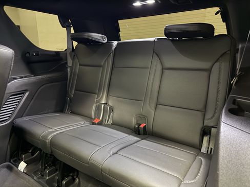 Used 2024 GMC Yukon Denali w/ Advanced Technology Package AWD/4WD image 19