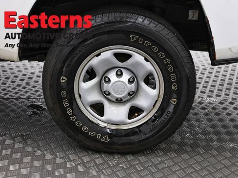 Used 2018 Toyota Tacoma SR RWD image 32