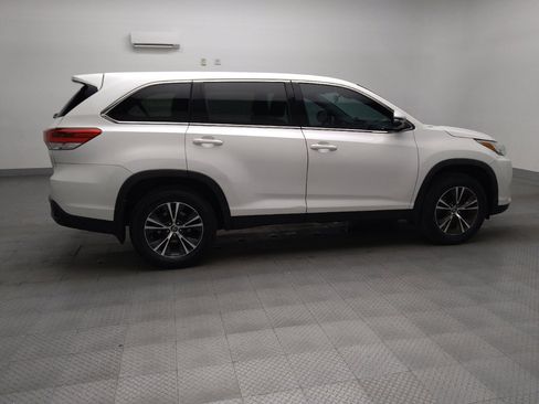 Used 2019 Toyota Highlander LE image 10