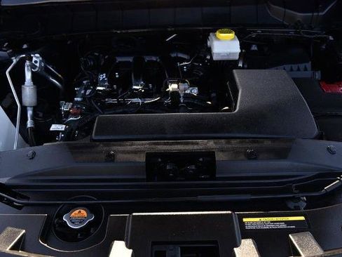 Certified 2025 Nissan Pathfinder SL w/ SL Premium Package image 32