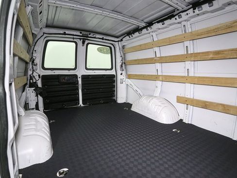 Used 2024 Chevrolet Express 2500 image 18