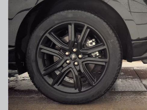 Used 2023 Ford Edge ST-Line image 12