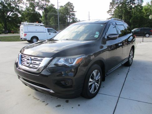 Used 2018 Nissan Pathfinder S image 8
