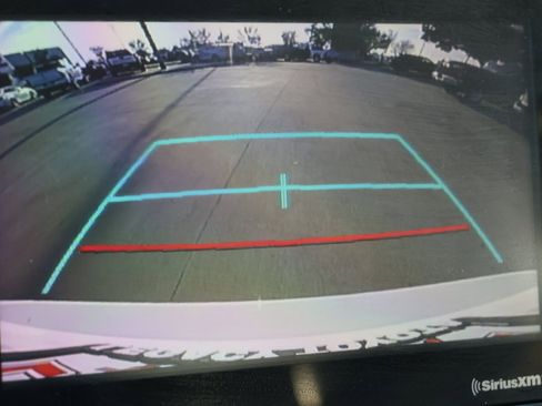 Used 2021 Toyota Camry SE image 3