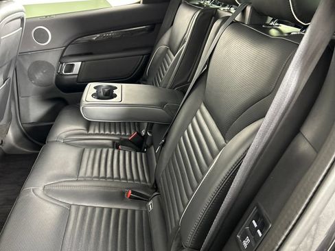 Used 2020 Land Rover Discovery HSE AWD/4WD image 16