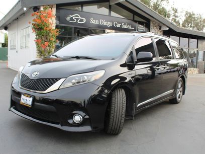 Used 2017 Toyota Sienna SE Premium