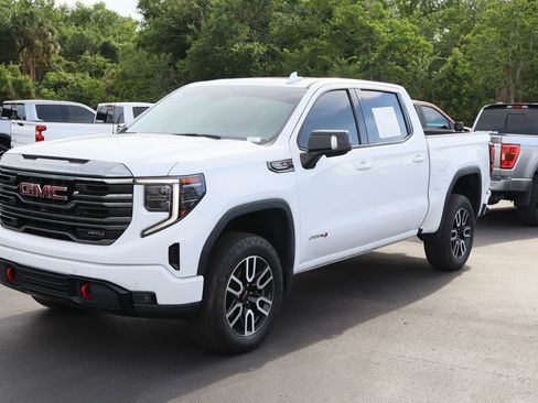 Used 2022 GMC Sierra 1500 AT4 w/ AT4 Premium Package AWD/4WD image 5