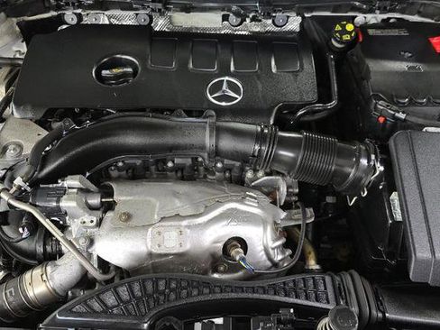 Used 2022 Mercedes-Benz GLA 250 4MATIC w/ Premium Package Lite image 14