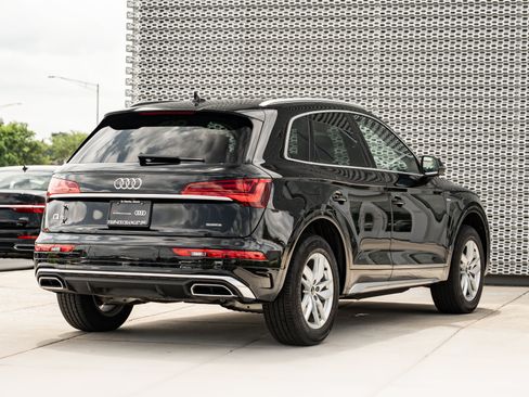 Certified 2023 Audi Q5 2.0T Premium w/ Convenience Package AWD/4WD image 4