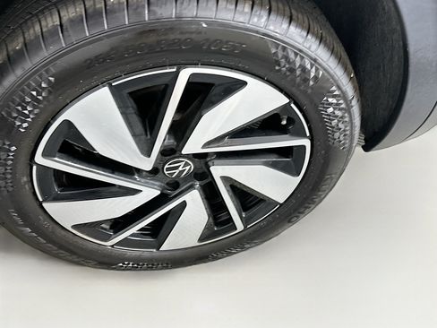 Used 2025 Volkswagen Atlas SE FWD image 11