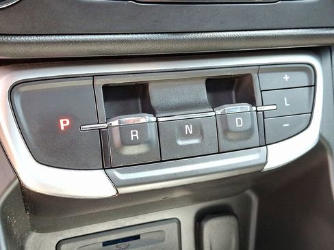 Used 2022 GMC Terrain SLT FWD image 15